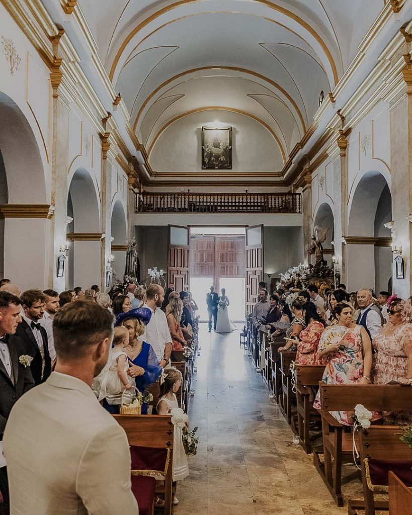 entrada de novia a la inglesia