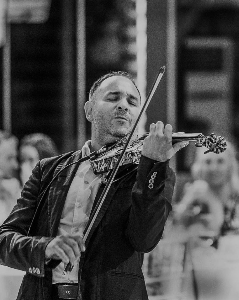 boda de destino en villa vera fiesta violín