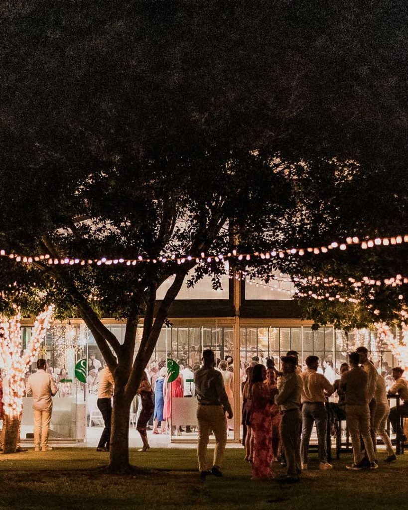 boda de destino en villa vera corte tarta fuegos frios