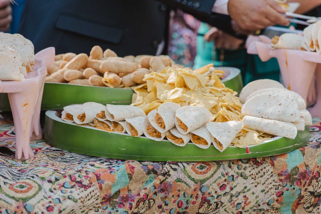 fotos de los platos del catering de bodas En Elche la Magrana Eventos 