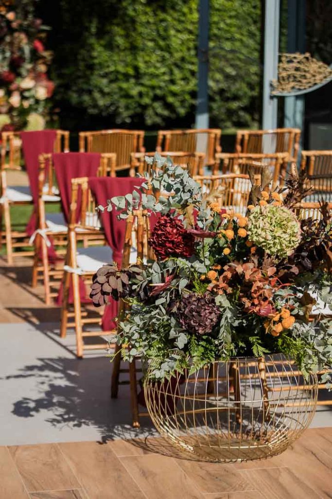 arreglos florales y decoración de ceremonia de boda en Salones Canario