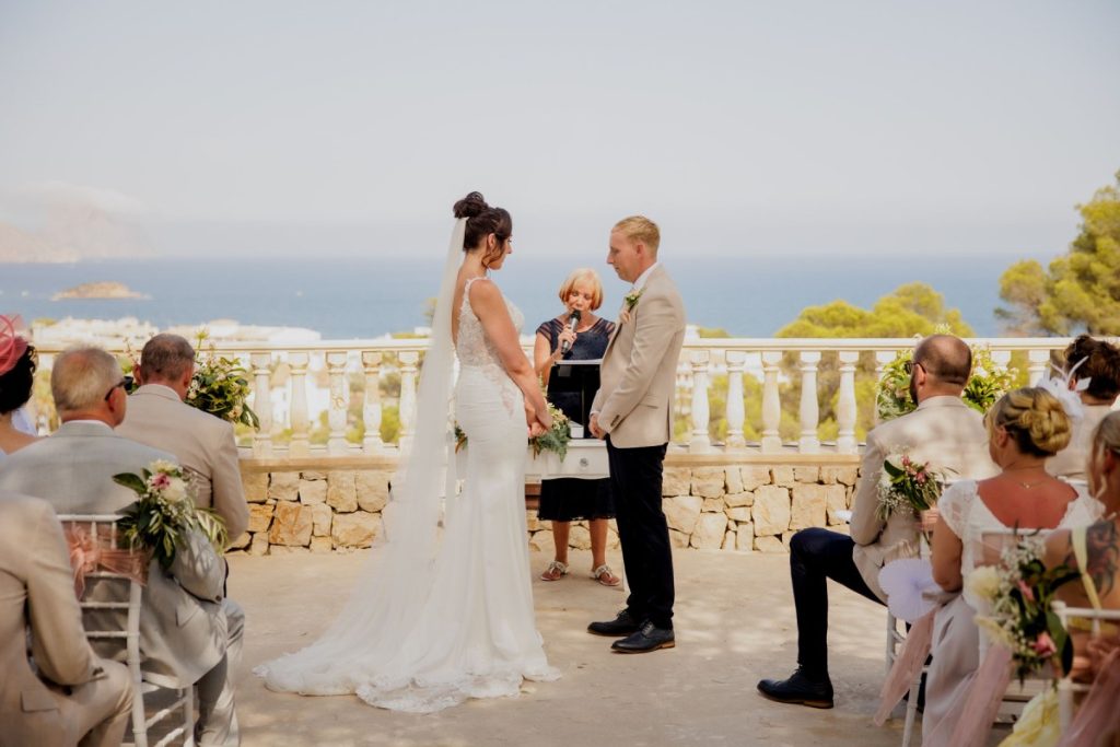 summer wedding at Marqués de Montemolar