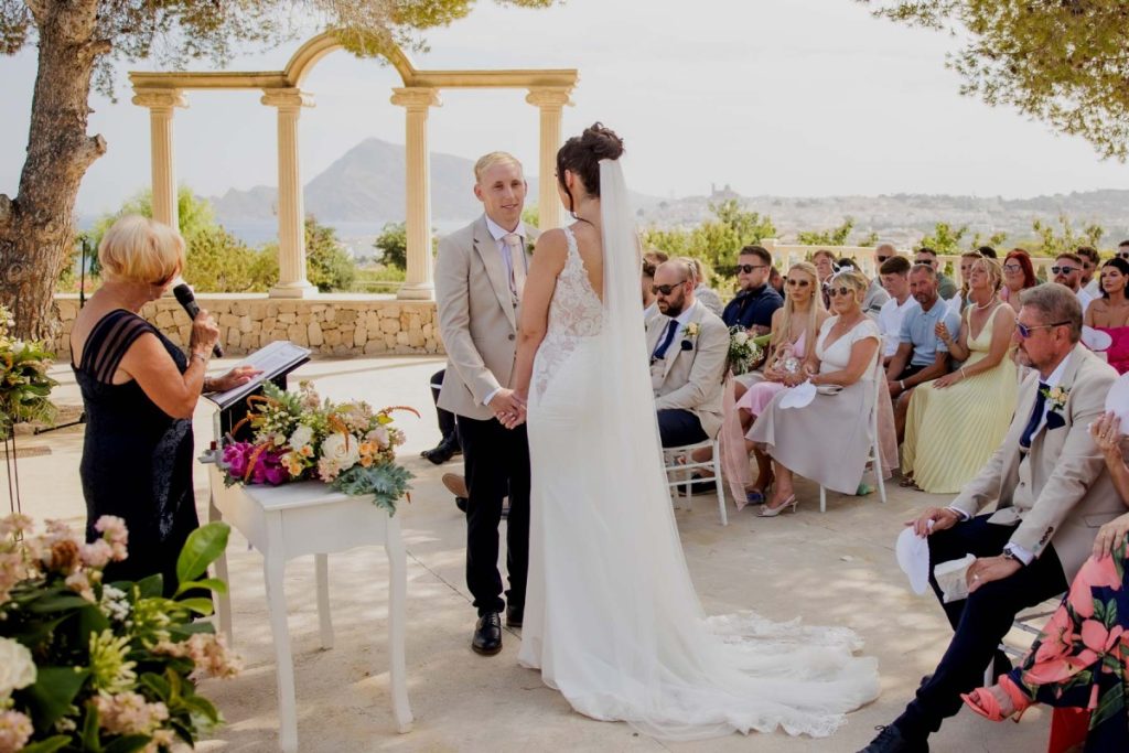 summer wedding at Marqués de Montemolar