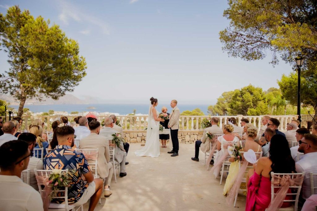 summer wedding at Marqués de Montemolar