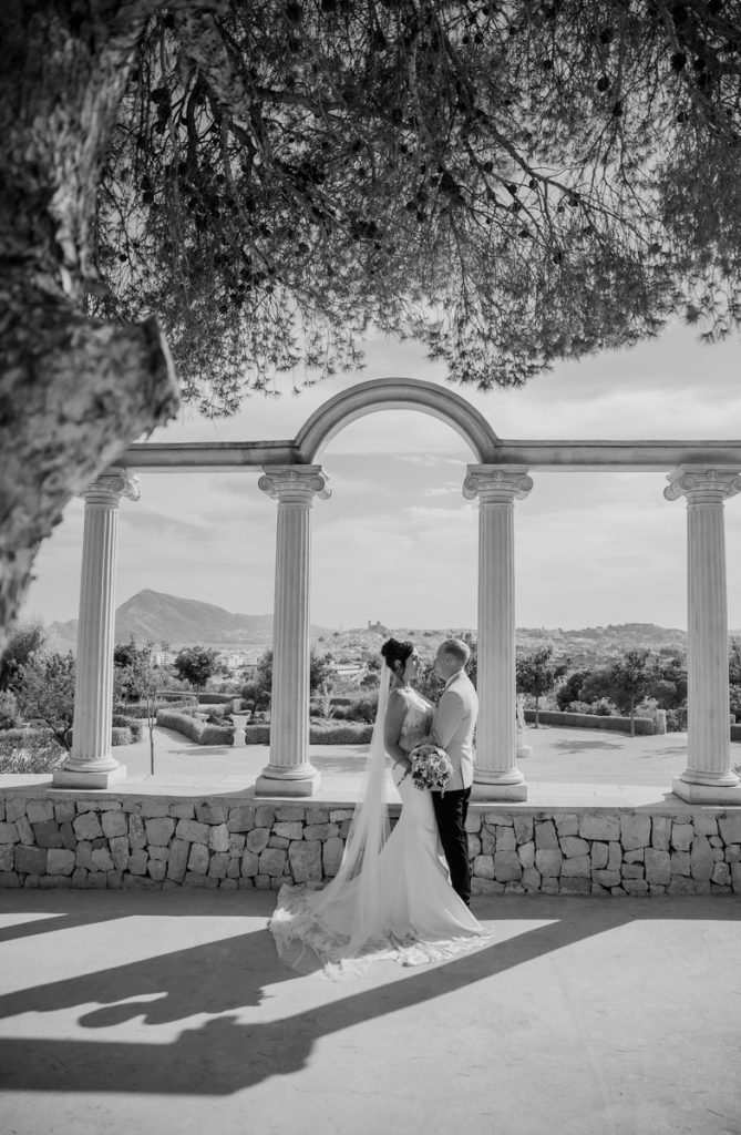 summer wedding at Marqués de Montemolar