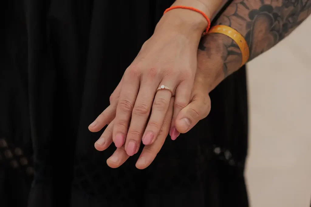 Detalle del anillo de compromiso – Cómo pedir matrimonio en Alicante