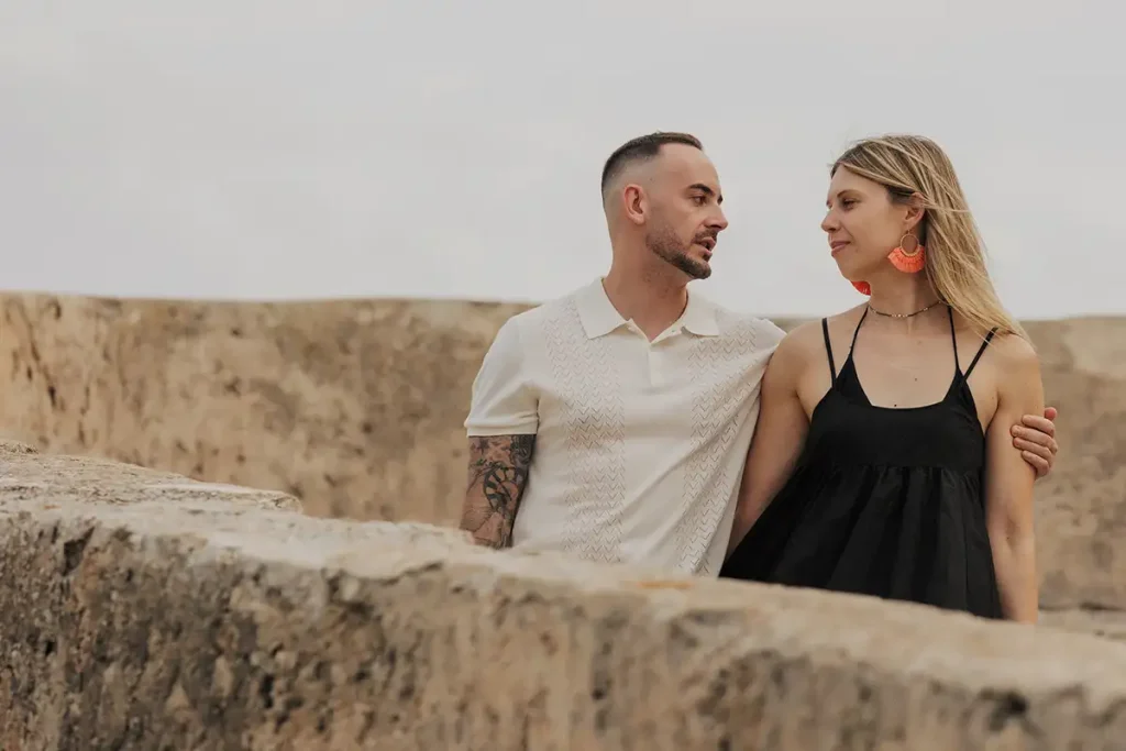 Paseo romántico en el mirador del Castillo de Alicante – pedida de mano en España
