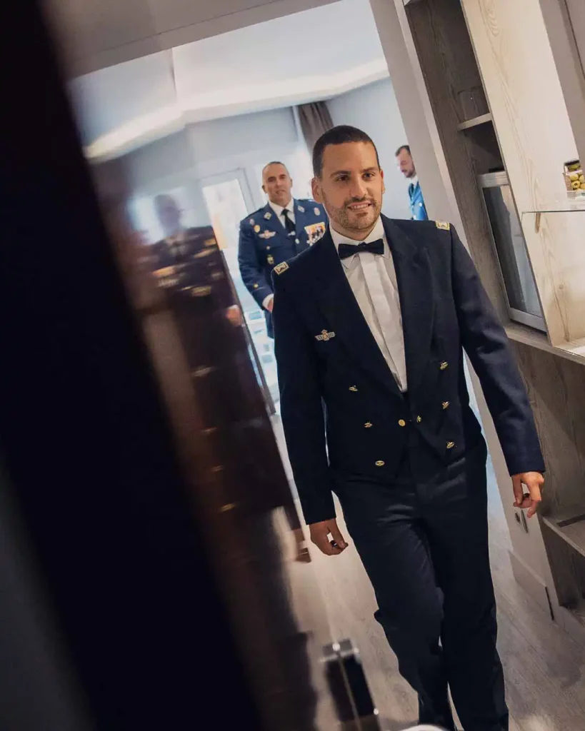 Preparativos novio uniforme militar boda Alicante